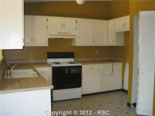 3418 Foxridge Dr, Colorado Springs, CO 80916