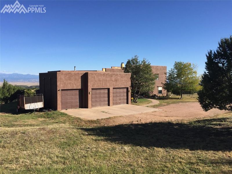 3421 San Isabel Dr, Pueblo, CO 81005