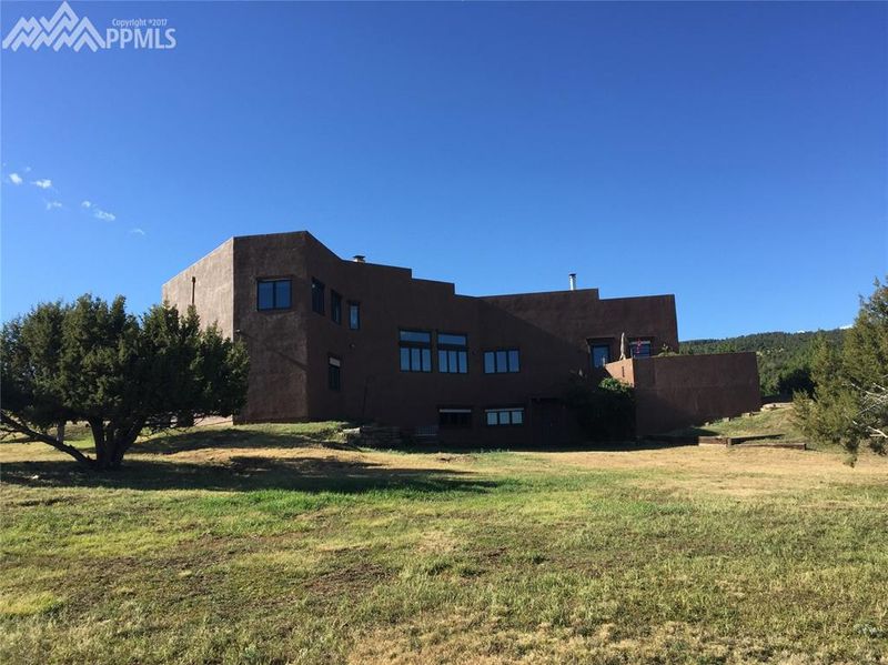 3421 San Isabel Dr, Pueblo, CO 81005