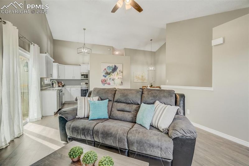 3422 Foxridge Dr, Colorado Springs, CO 80916