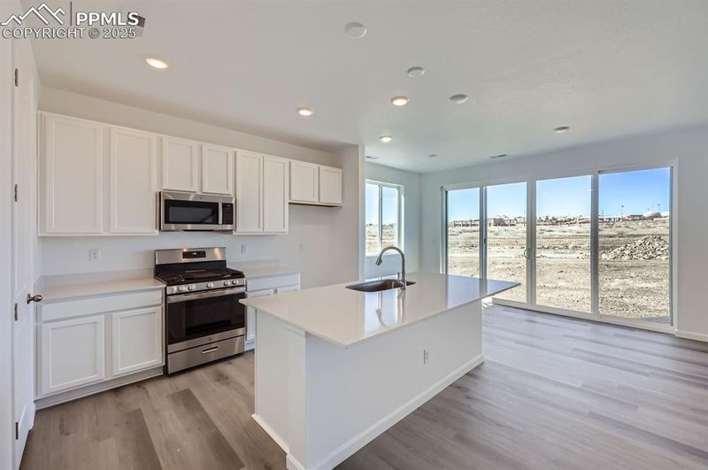 3433 Bella Notte Dr, Pueblo, CO 81001