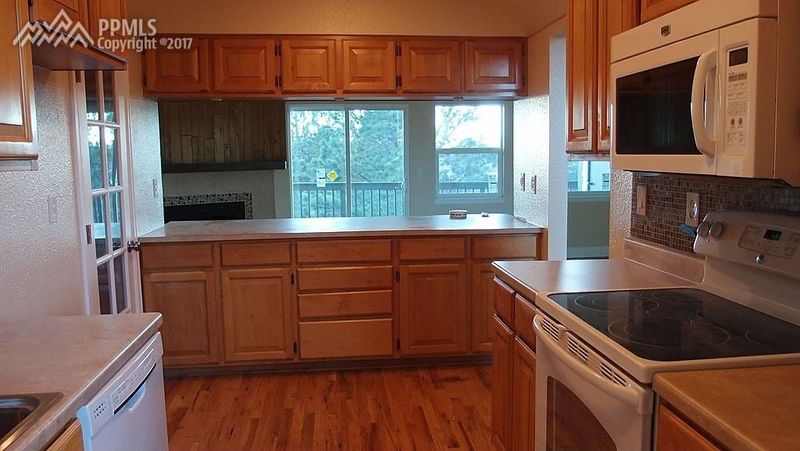 344 Raspberry Ln, Monument, CO 80132
