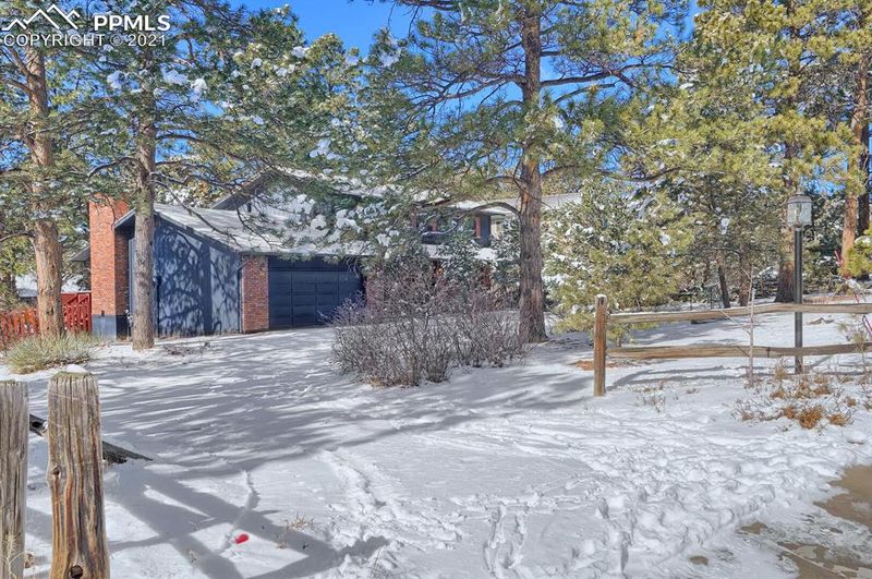 345 Buckeye Dr, Colorado Springs, CO 80919