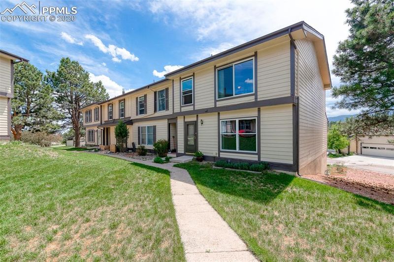 349 Raspberry Ln, Monument, CO 80132