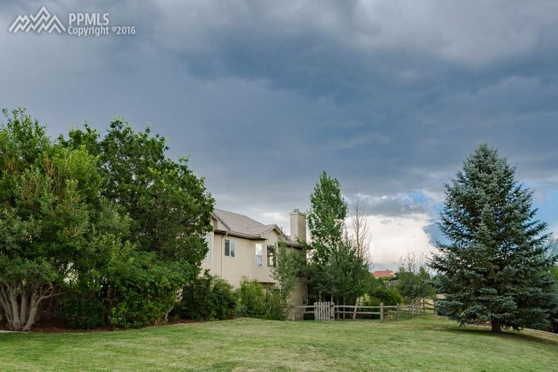35 Palm Springs Dr, Colorado Springs, CO 80921