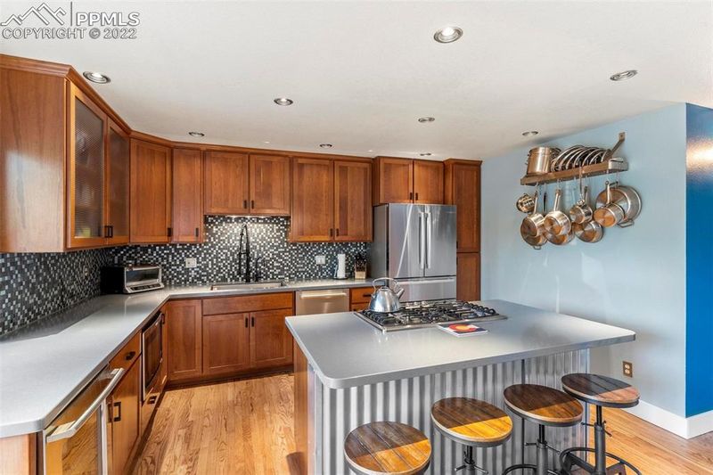 35 Sutherland Rd, Manitou Springs, CO 80829