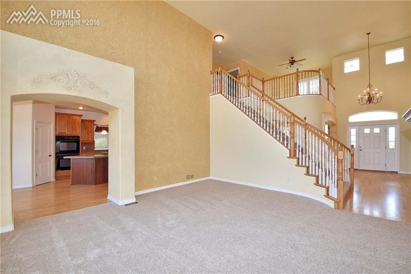 350 Saber Creek Dr, Monument, CO 80132