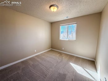 351 Gahart Dr, Colorado Springs, CO 80916