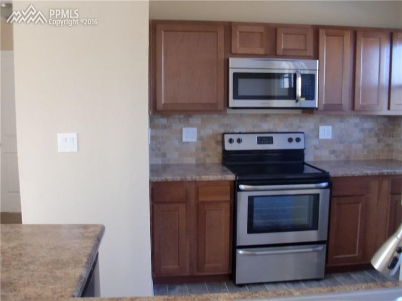 3518 Verde Dr, Colorado Springs, CO 80910