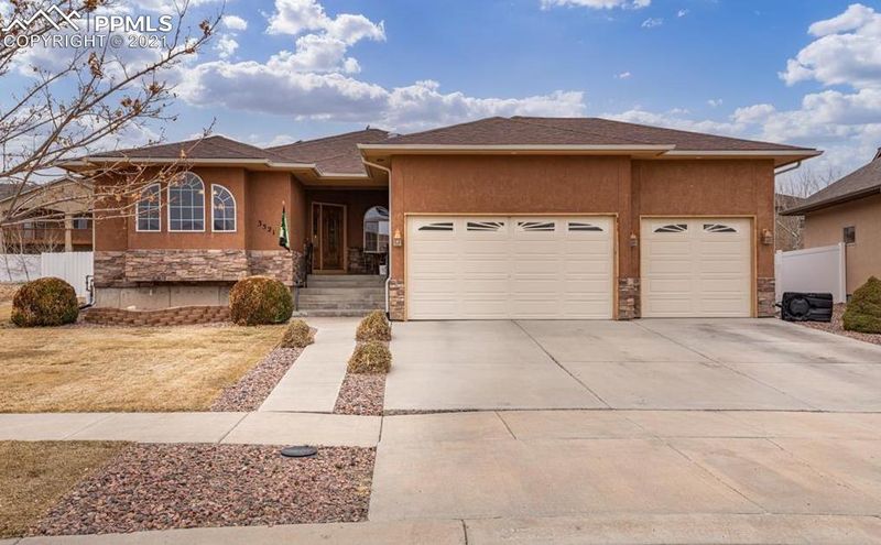 3521 Delano Ct, Pueblo, CO 81005