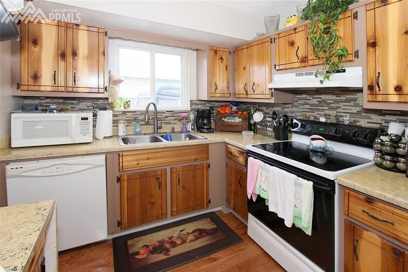 353 Cumming Ave, Fountain, CO 80717