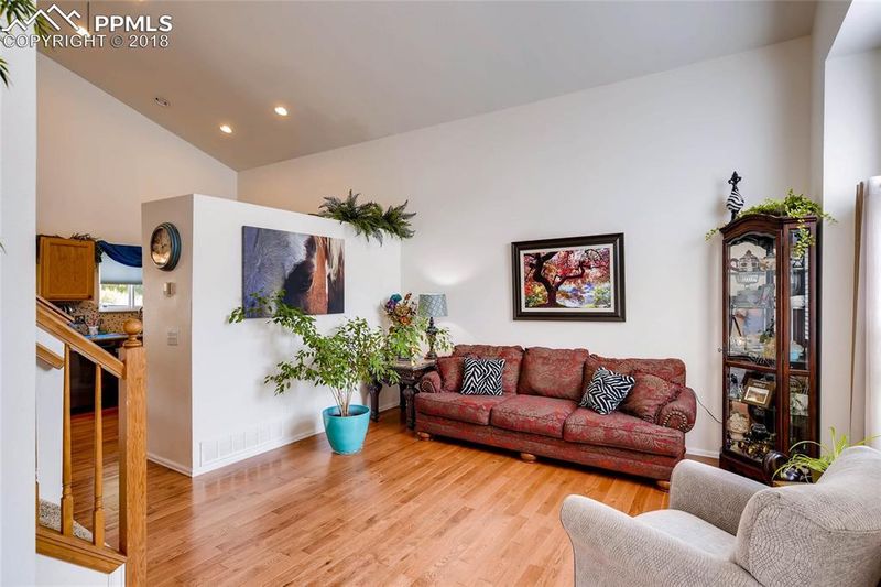 3560 Richmond Dr, Colorado Springs, CO 80922