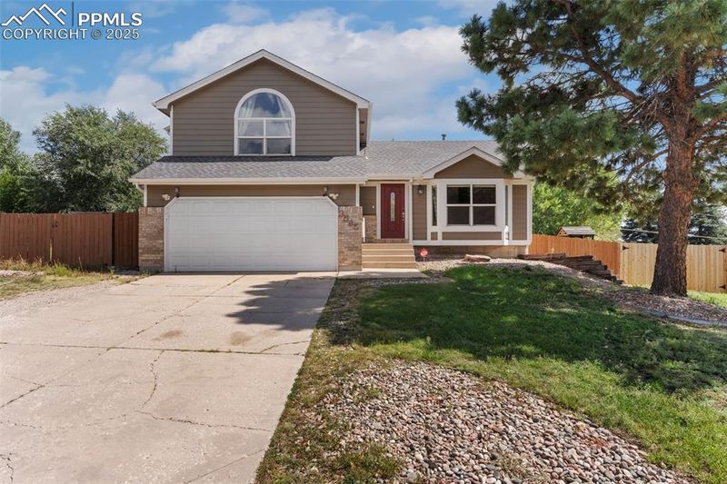 3585 Hickory Hill Dr, Colorado Springs, CO 80906