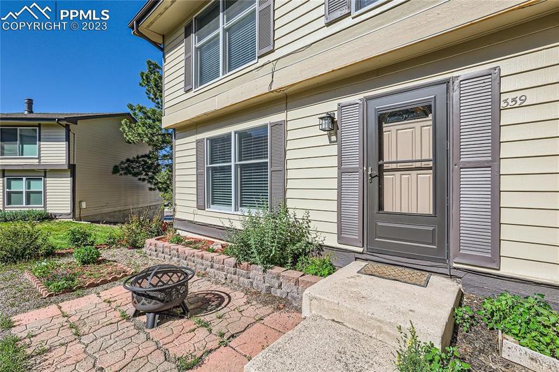 359 Raspberry Ln, Monument, CO 80132