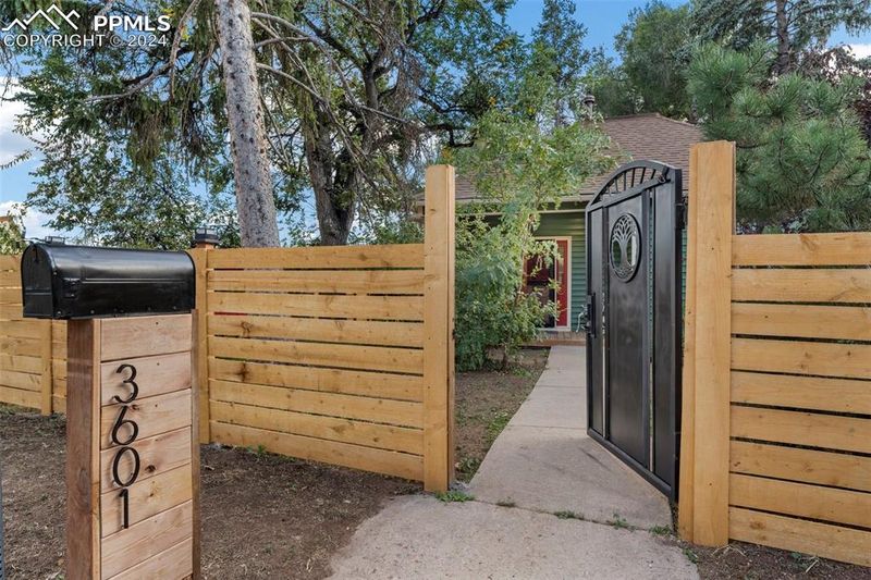 3601 W Pikes Peak Ave, Colorado Springs, CO 80904