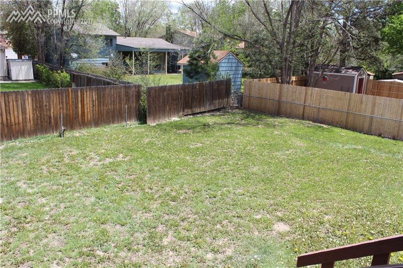 3608 Pearl Dr, Colorado Springs, CO 80918