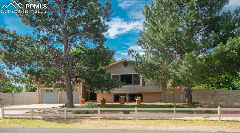 3620 E Cresta Loma Cir, Colorado Springs, CO 89011