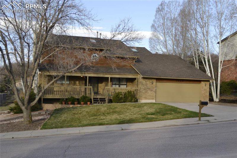 3655 Saddle Rock Rd, Colorado Springs, CO 80918
