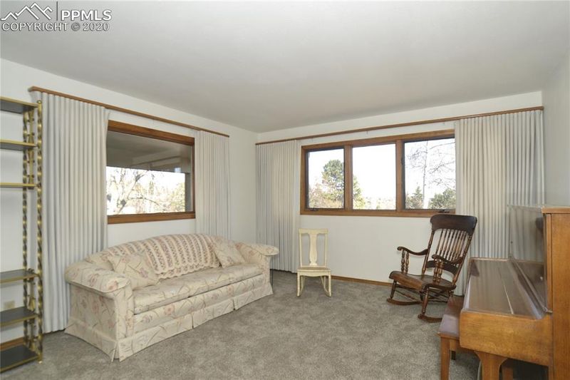 3655 Saddle Rock Rd, Colorado Springs, CO 80918