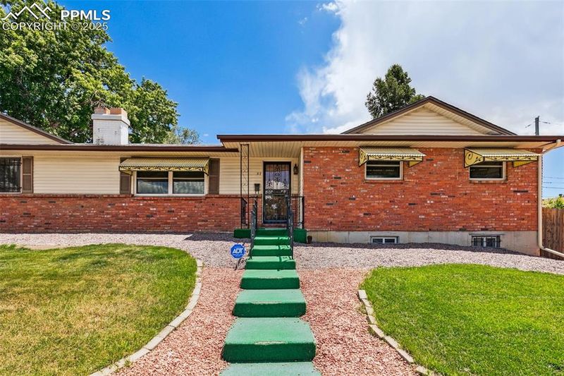 37 S Chelton Rd, Colorado Springs, CO 80910