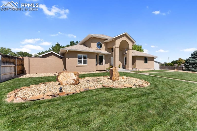37 Portero Dr, Pueblo, CO 81005