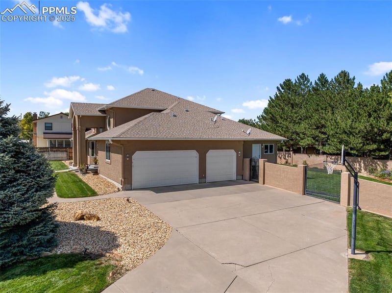 37 Portero Dr, Pueblo, CO 81005