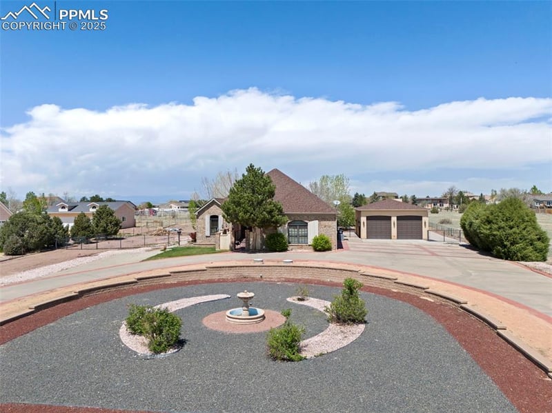 371 W Winterhaven Dr, Pueblo, CO 81007