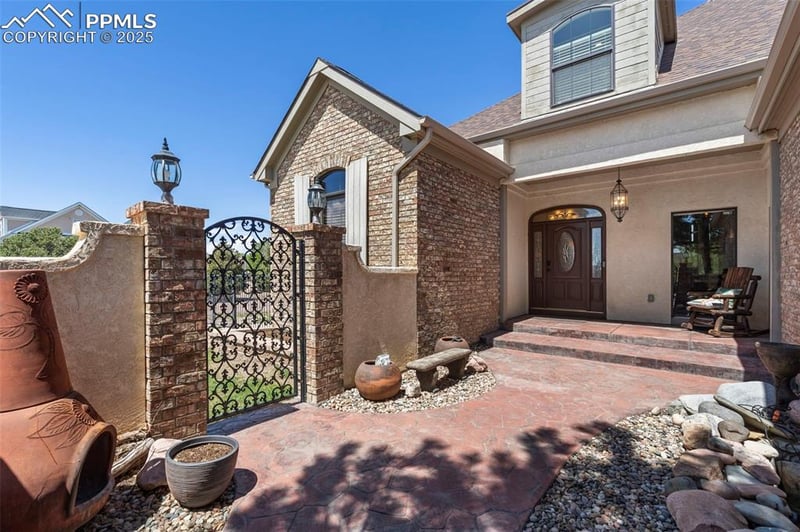 371 W Winterhaven Dr, Pueblo, CO 81007