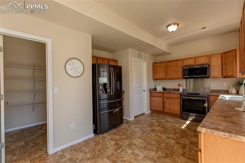 3724 Saguaro Cir, Colorado Springs, CO 80925