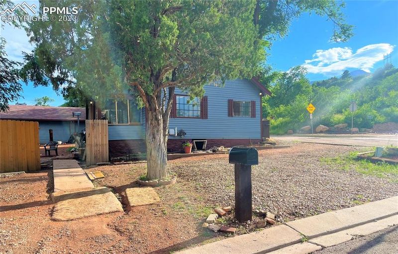 3729 W High St, Colorado Springs, CO 80904