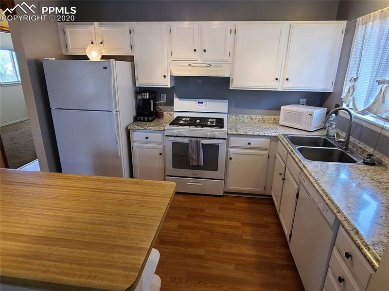 3729 Thundercloud Dr, Colorado Springs, CO 80920