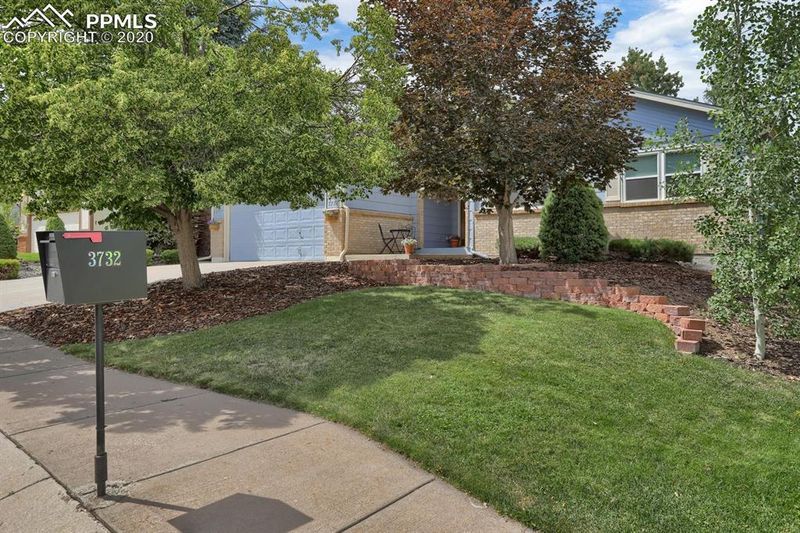 3732 Acreview Dr, Colorado Springs, CO 80918