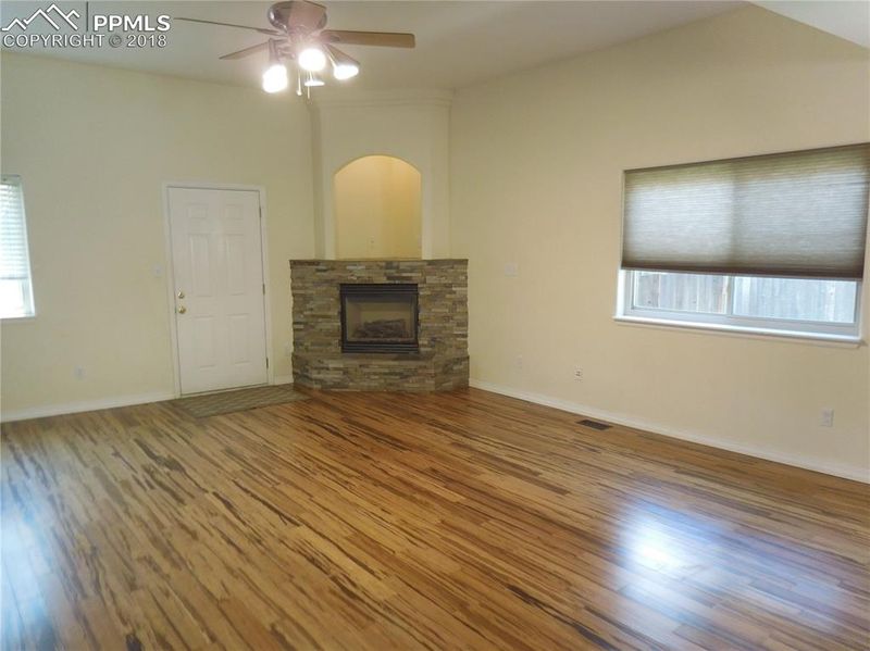 3751 Scott Ln, Colorado Springs, CO 80907