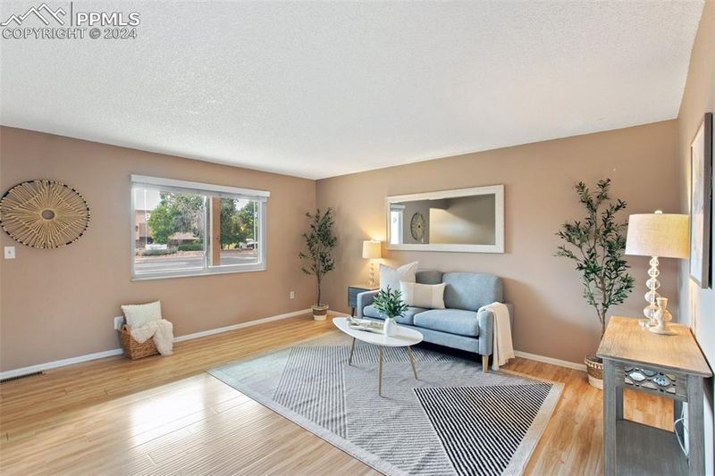 376 W Rockrimmon Blvd #E, Colorado Springs, CO 80919