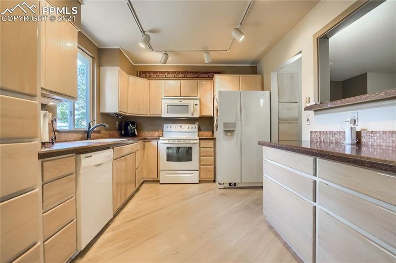 3765 S Olathe Cir, Aurora, CO 80013