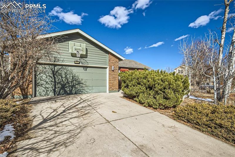 3770 Moose Run Dr, Colorado Springs, CO 80918