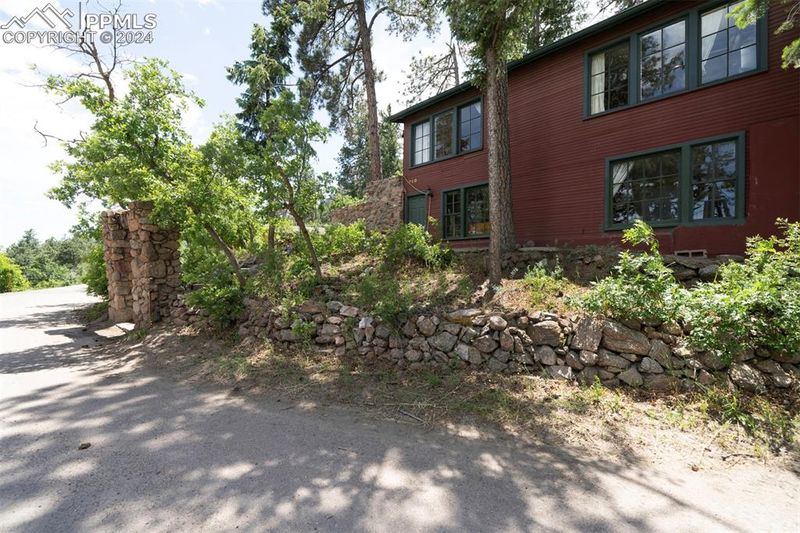 3780 Overlook Rd, Colorado Springs, CO 80906