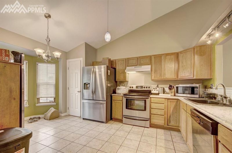 3785 Moose Run Dr, Colorado Springs, CO 80918