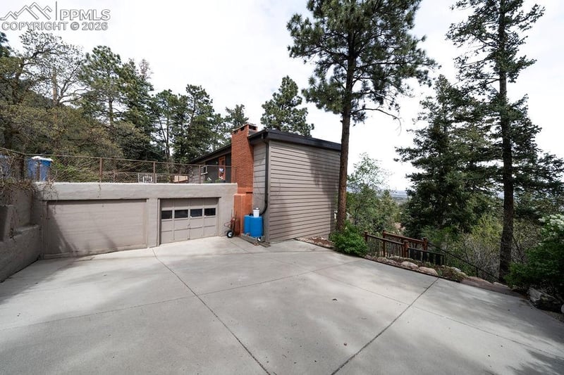 3785 Overlook Rd, Colorado Springs, CO 80906