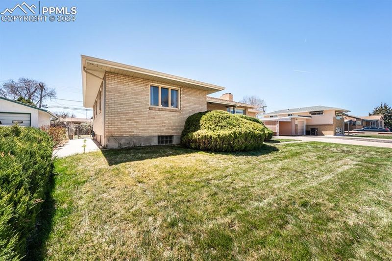 38 Amherst Ave, Pueblo, CO 81005