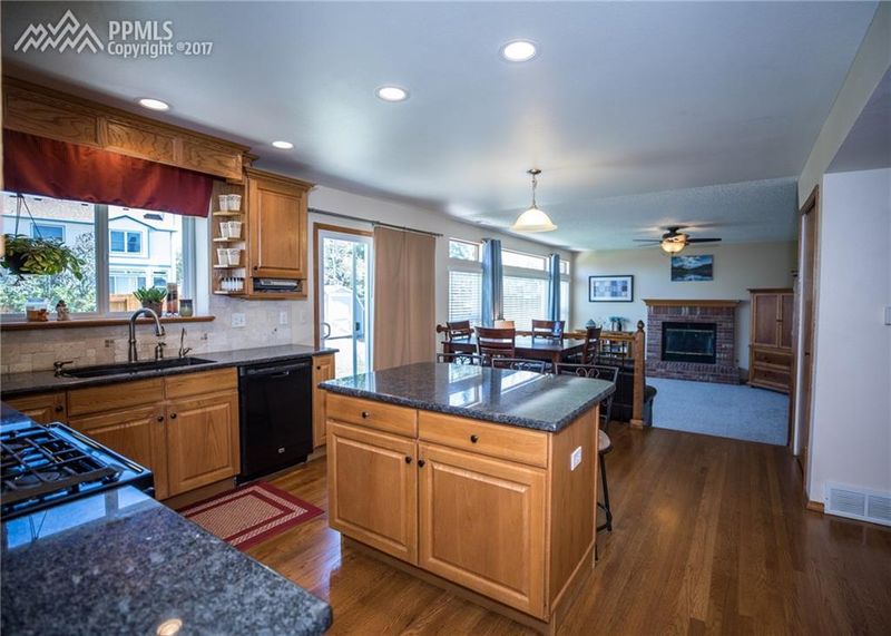 3802 Cottage Dr, Colorado Springs, CO 80920