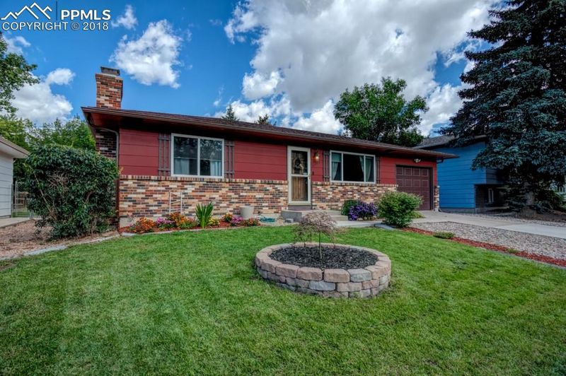 3806 Pearl Dr, Colorado Springs, CO 80918