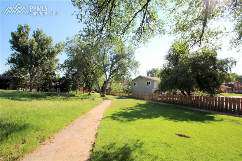 3814 N Midsummer Ln, Colorado Springs, CO 80917