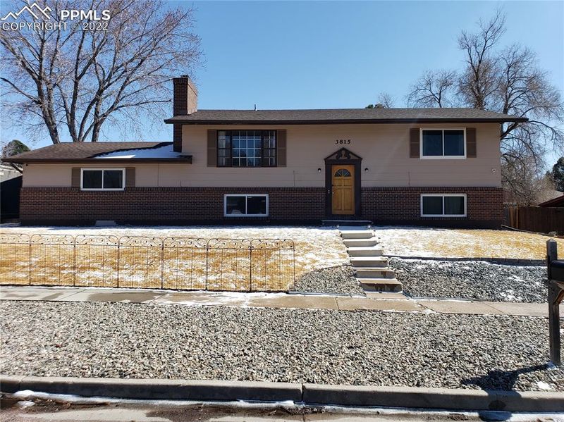 3815 Half Turn Rd, Colorado Springs, CO 80917