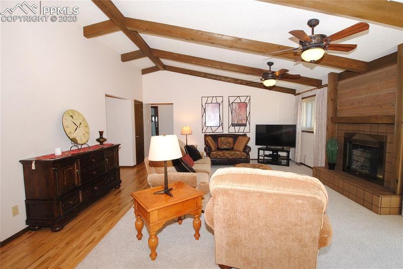 3815 Saddle Rock Rd, Colorado Springs, CO 80918