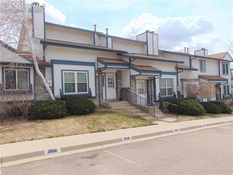 3818 Smoke Tree Dr, Colorado Springs, CO 80920