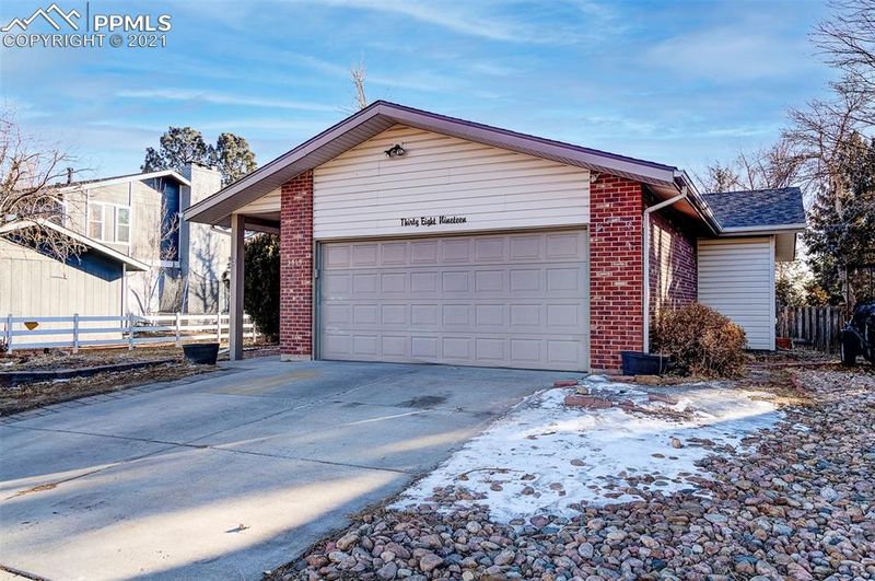 3819 S Midsummer Ln, Colorado Springs, CO 80917