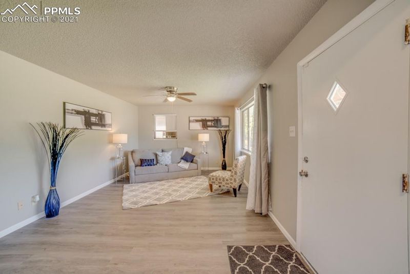 3820 Devonshire Ln, Pueblo, CO 81005