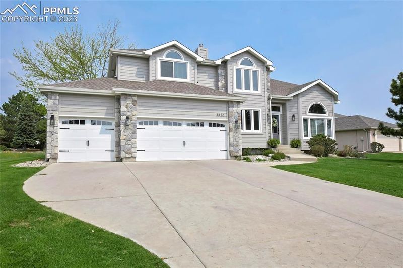 3820 Edgecliff Ct, Colorado Springs, CO 80904