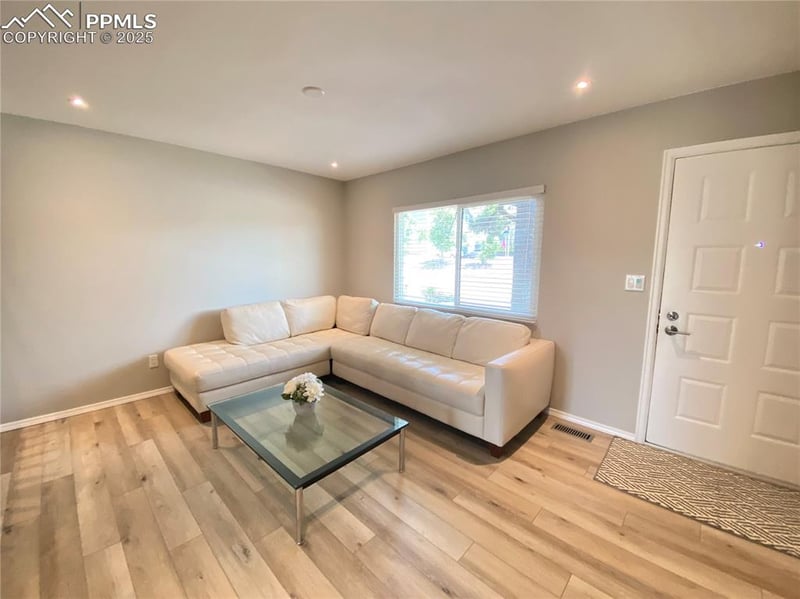 3820 Oro Blanco Dr, Colorado Springs, CO 80917